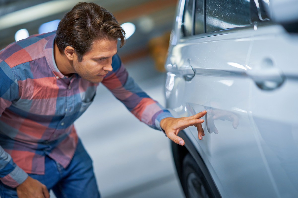 Что делать если во дворе повредили автомобиль (машину) | Блог «Абсолют Страхование»