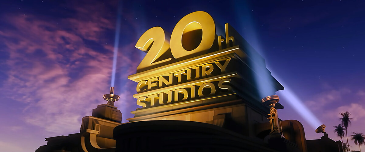 Где-то там, среди звёзд на небе, в далёкой галактике, Люк Скайуокер начинает свой путь джедая