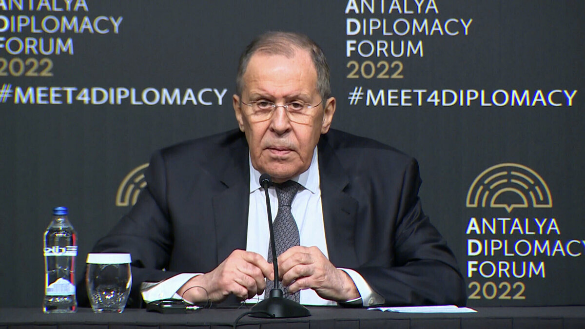 На пресс-конференции. Фото из откр. источников