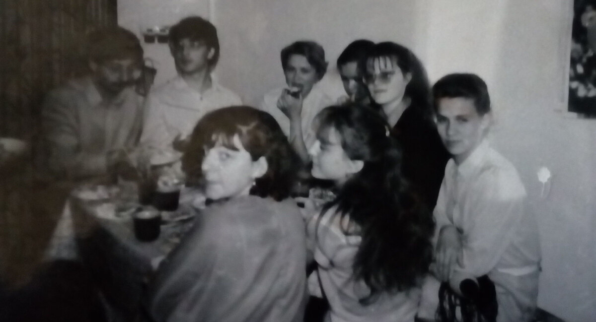 Застолье в общежитии, 1988 год