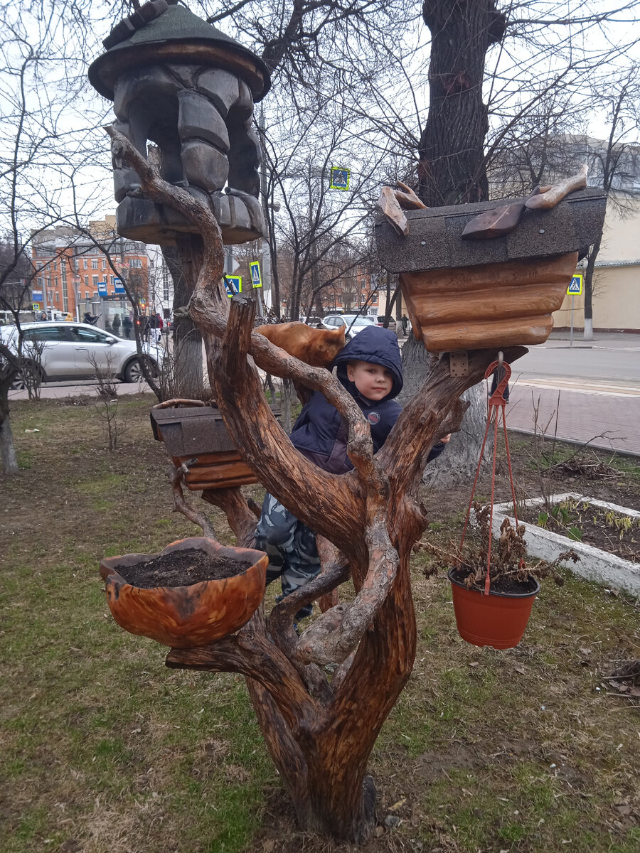 Дорога домой из садика. 