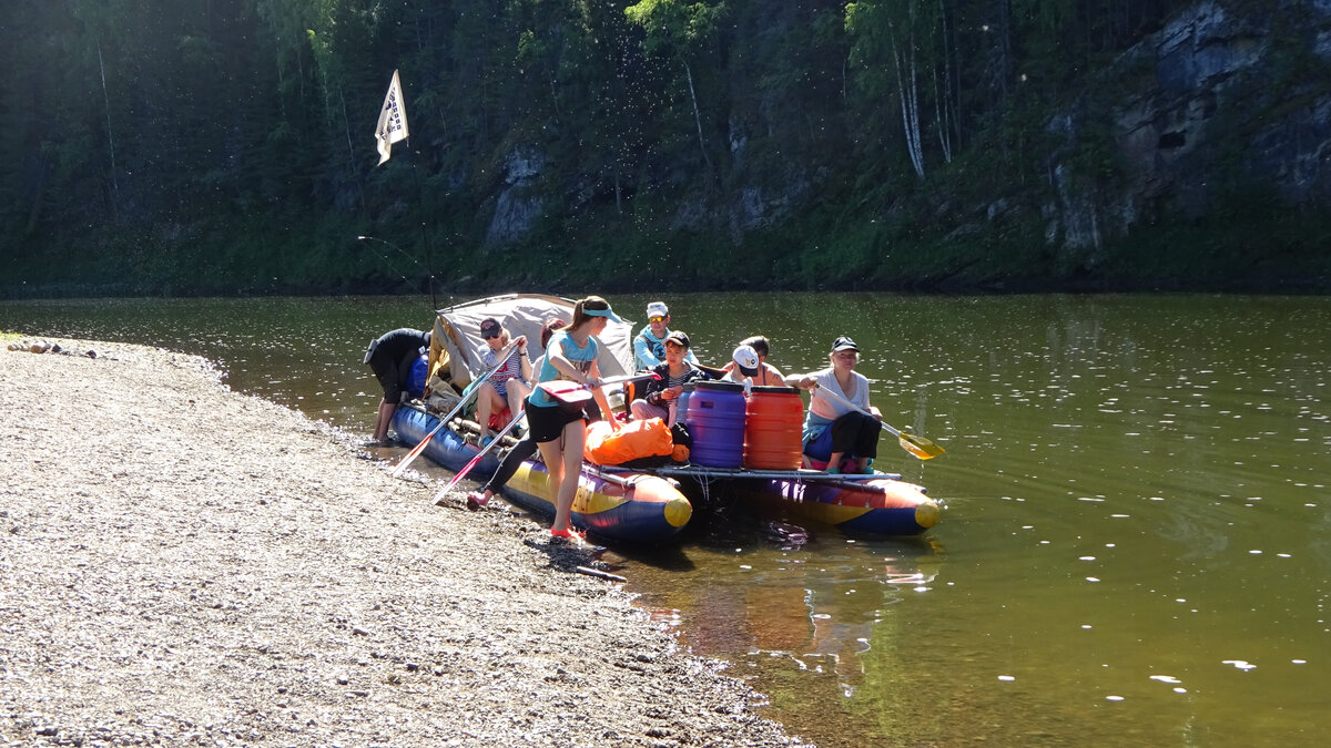 Сплав на "дредноуте" - мега-кат