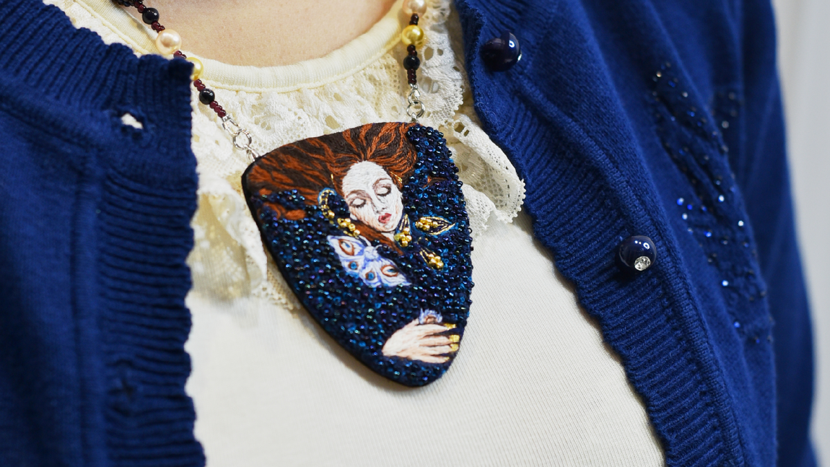 Брошь-подвеска "Леди ночь"