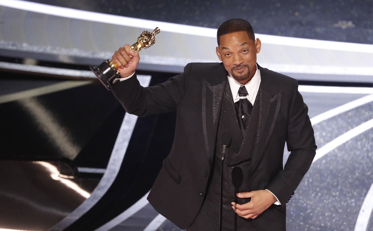 Уилл Смит получает свой "Оскар" за главную  актёровроль в фильме "Король Ричард"