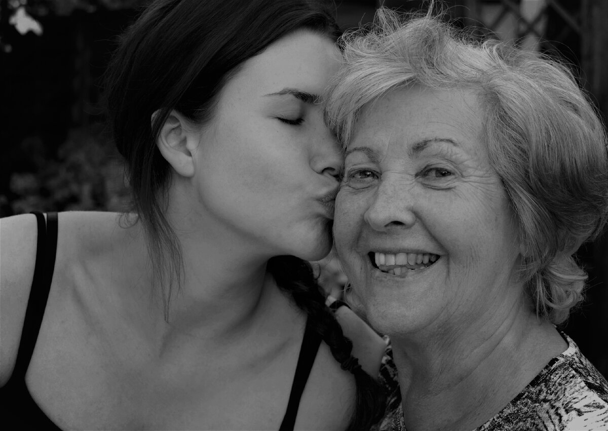 Племянник девочка. Тетя приласкала. Тетя приласкала. Тетя приласкала. Тетя и племяшка.