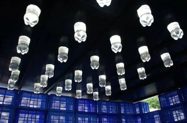 Если использовать много "солнечных ламп", то можно осветить огромный ангар