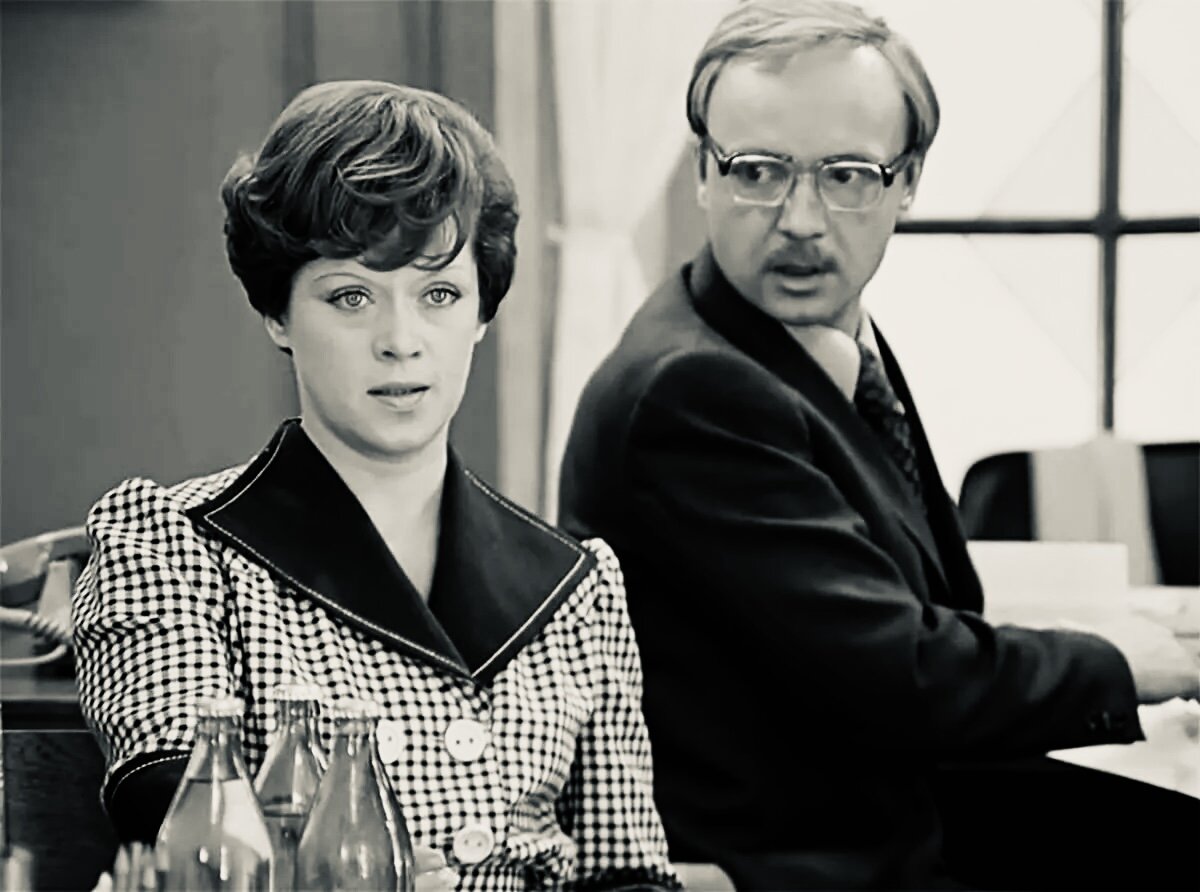 Кадр из фильма «Служебный роман».