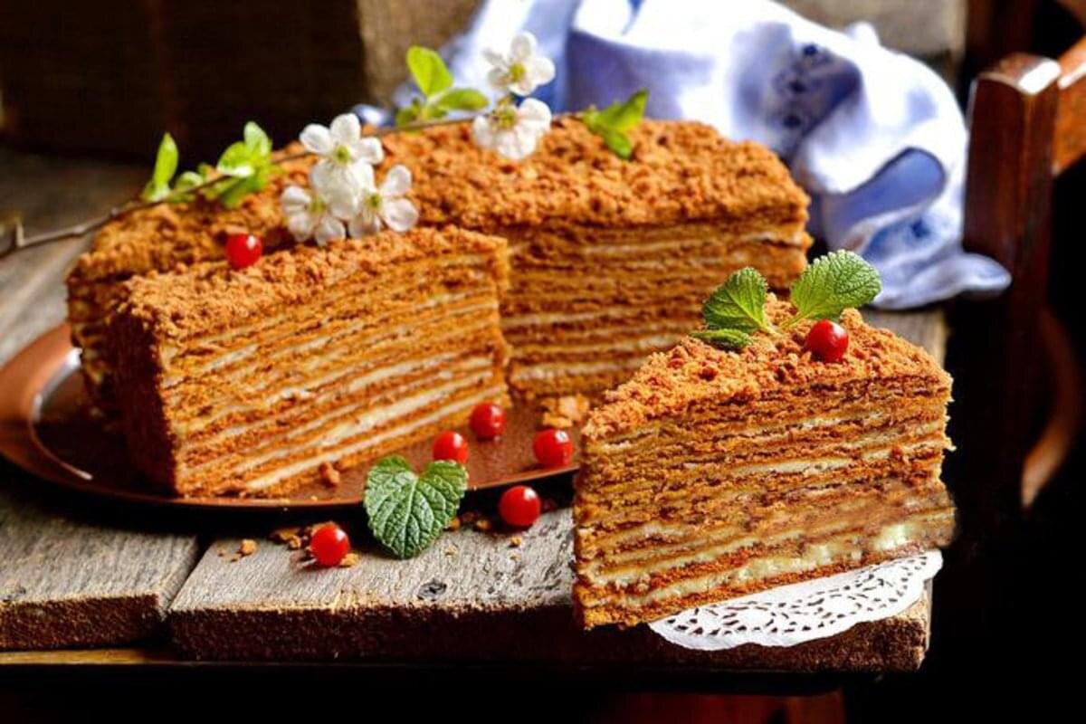 Коржи должны быть тонкие и в меру пропитанные! 