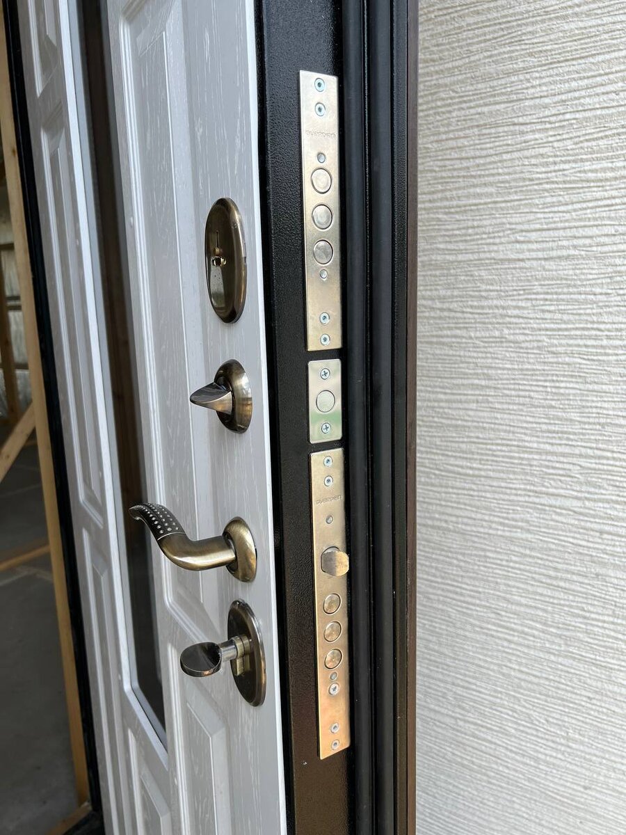 Мы используем металлические входные двери высокого качества