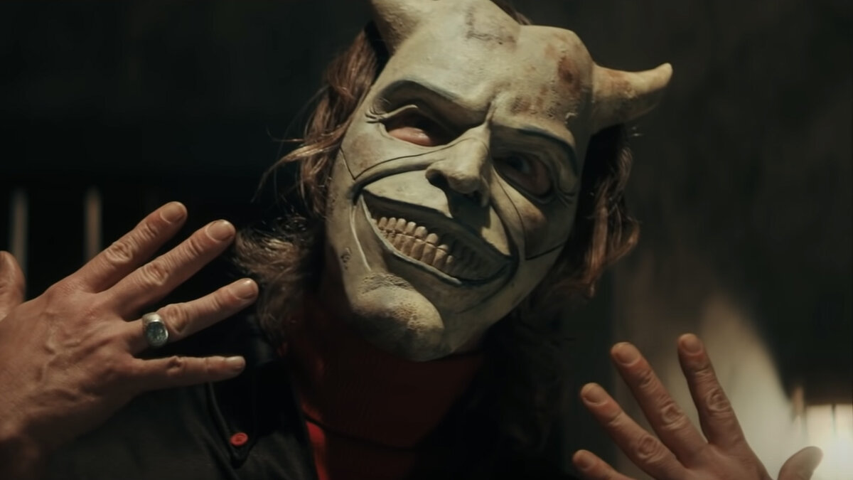 Кадр из фильма "Черный телефон".