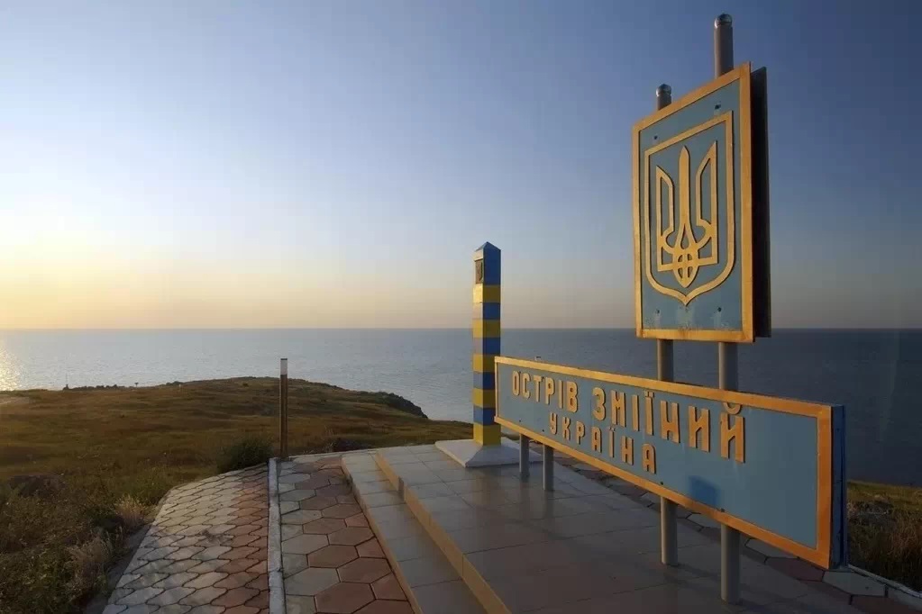 Украина вернула себе остров Змеиный1