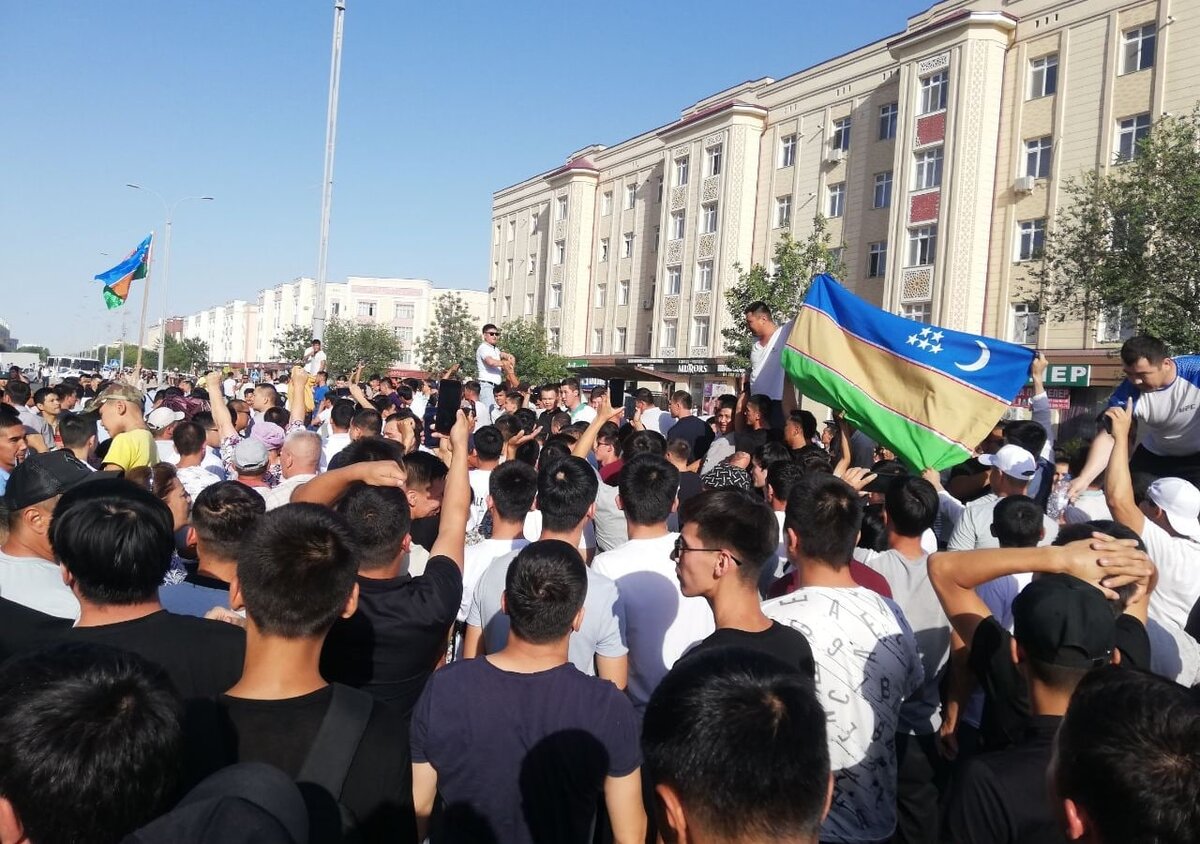 Последние новости узбекистана. Каракалпакстан митинг 2022. Волнения в Узбекистане Каракалпакистан 2022. Протесты в Узбекистане 2022 фото. Протесты в Нукусе