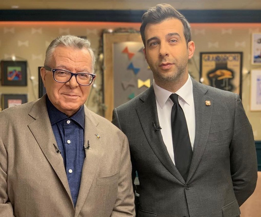     «Песня непонятная. Мат лишний. Это не Высоцкий»: Иван Ургант шокировал отца