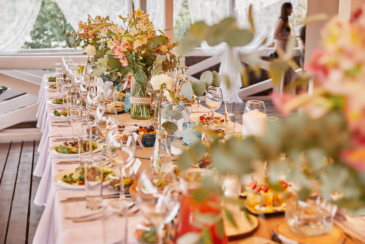 Оформление свадебного банкета в эко-стиле