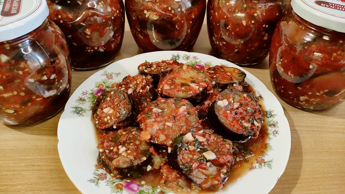Запеченные баклажаны в томатном соусе «Пармиджано»