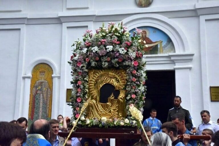    В крестном ходе в Оренбурге примут участие семь архиереев, в том числе из Луганска Белов Михаил Александрович