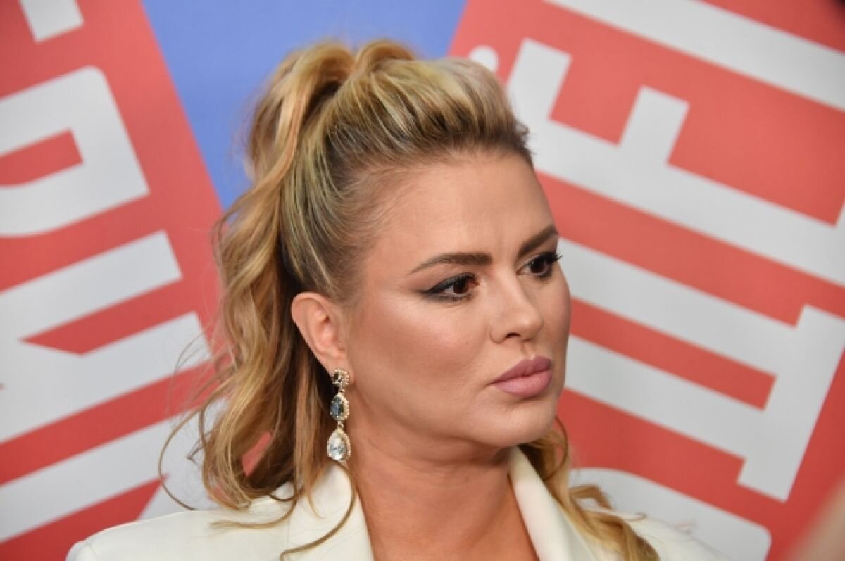    Власти Украины внесли певицу Анну Семенович в черный список