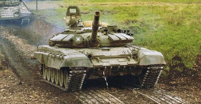 танки на марше по полям.  фото: картинки  яндекса.