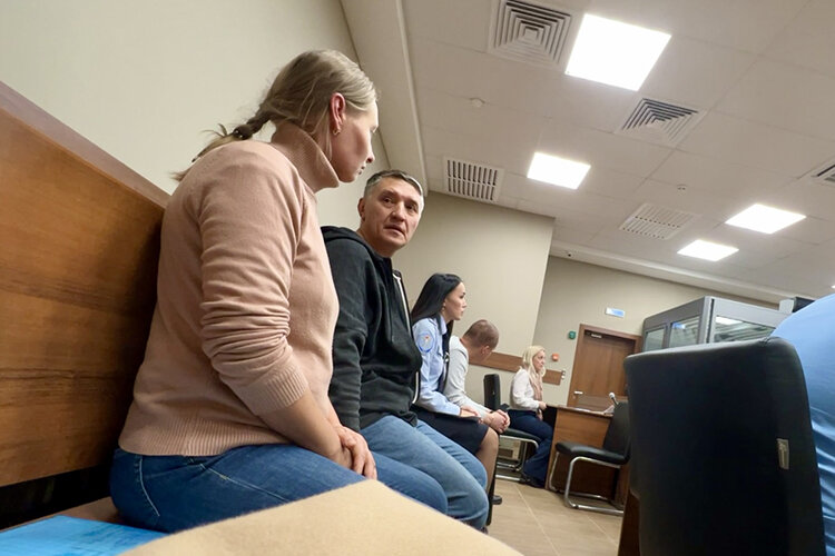    Родители девочки Ильшат и Ольга до сих пор не понимали, что происходило с ними последние три дня. Случившееся для всех тяжелейший шок