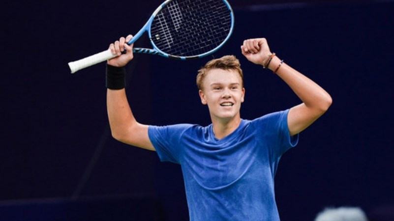 В 2022 году этот парень зарекомендовал себя как дерзкого и хладнокровного игрока, умеющего полностью контролировать игру. Такие быстро прогрессируют! 