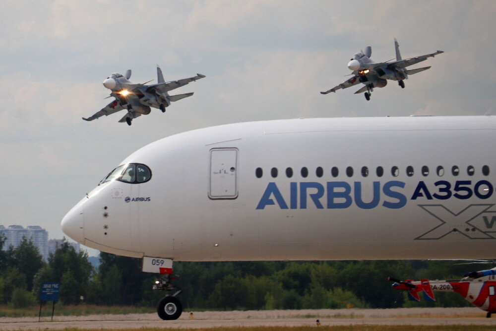 Самолёт А-350 на авиасалоне МАКС-2021
