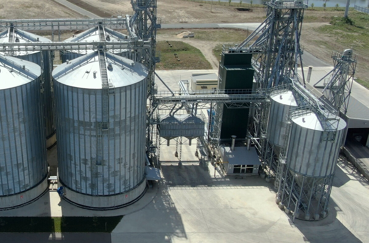Блок бункеров ББНП в составе пункта отгрузки зерна на элеваторе