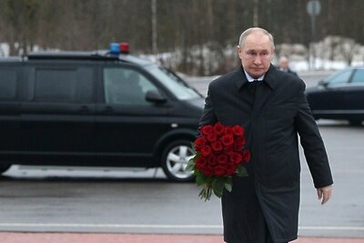    Президент РФ Владимир Путин на церемонии возложения цветов ©Алексей Даничев РИА Новости
