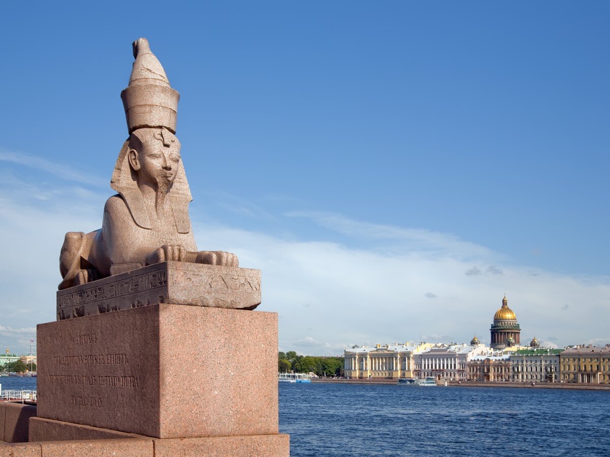 Москвичи стали чаще покупать жилье в Санкт-Петербурге