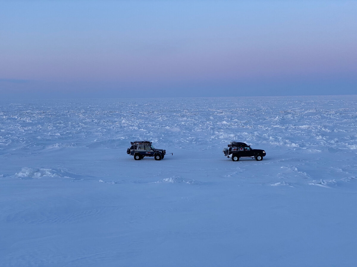 Море лаптевых замерзла. Море Лаптевых. Ледяные массивы моря Лаптевых. Море Лаптевых температура. Замерзшей акватории моря Лаптевых.