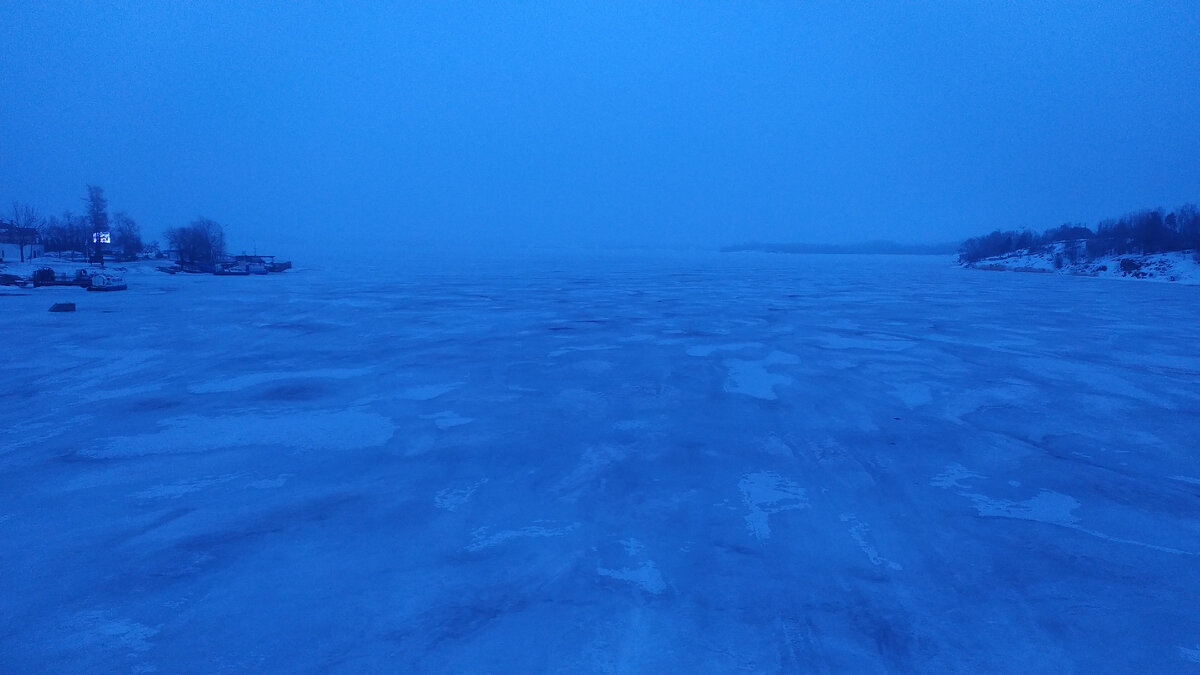 Зимний вид с моста на озеро Ляппяярви