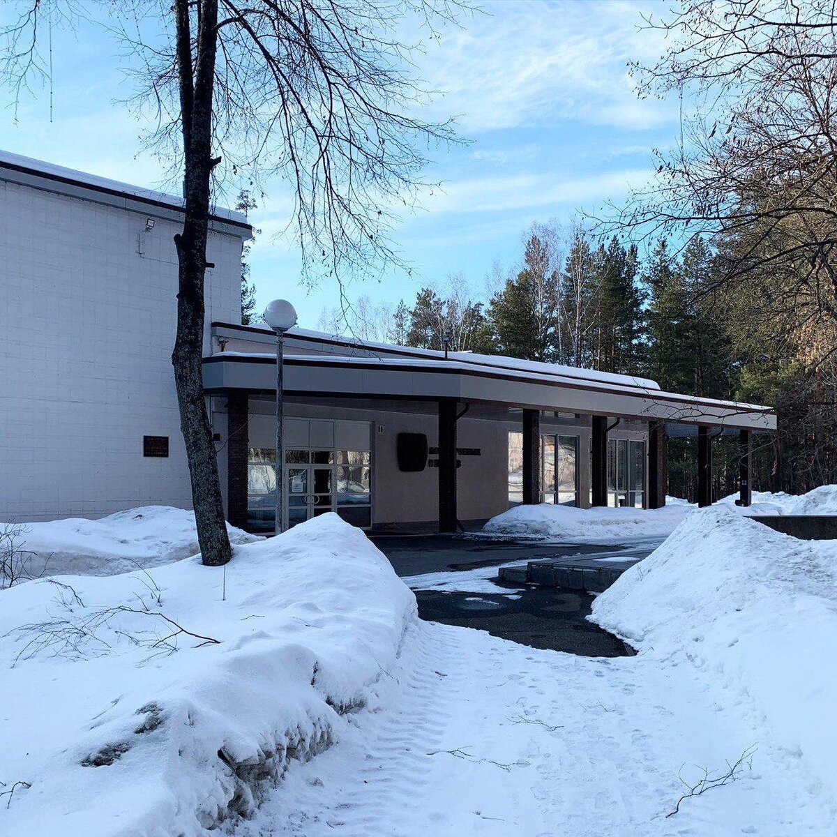 Главный вход в Дом Ученых