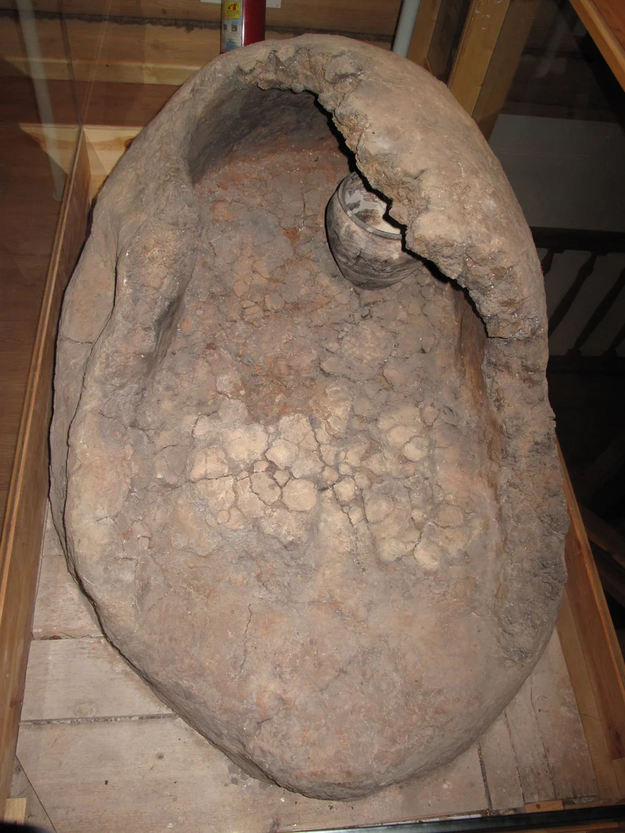 Печь из жилища гончара, найденная в регионе Куликова поля