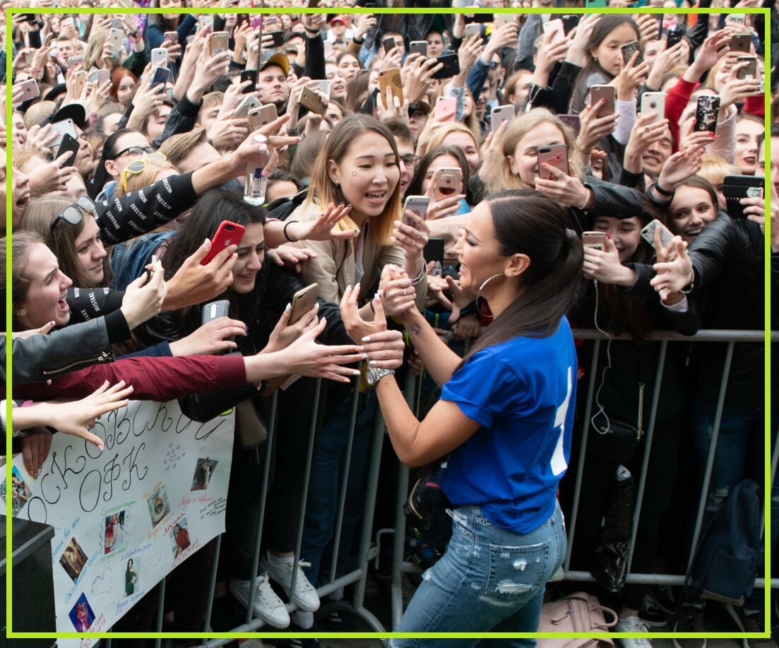 Бузова и "ее люди"