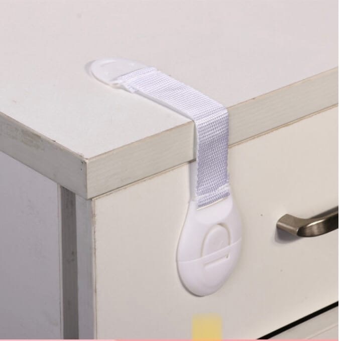 Держатель дверок.  Фотография взята с сайта AliExpress. 