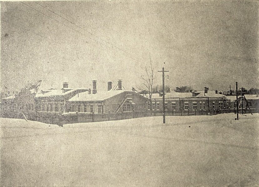 Новые бараки при губернской земской больнице. 1900-1915. Источник: pastvu.com