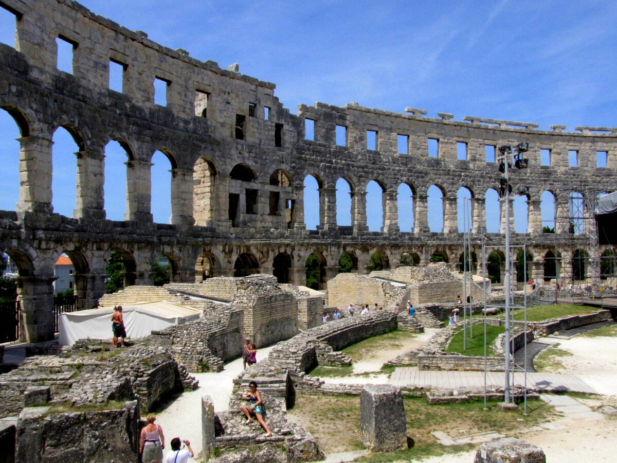 Между прочим, в Хорватии находится один из крупнейших сохранившихся амфитеатров. Фото автора.