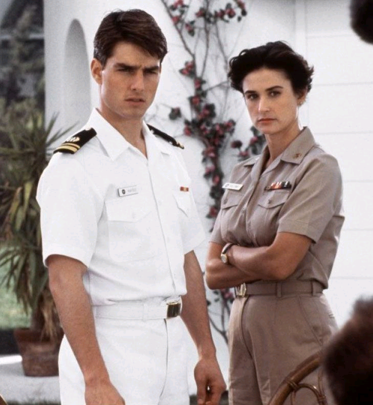 Кадр из фильма Том Круз и Деми Мур