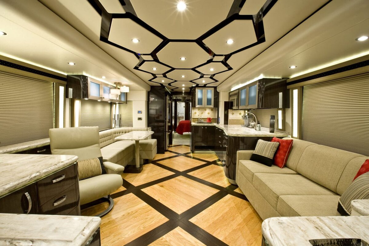 РђРІС‚РѕРґРѕРј Featherlite vantare Platinum Plus