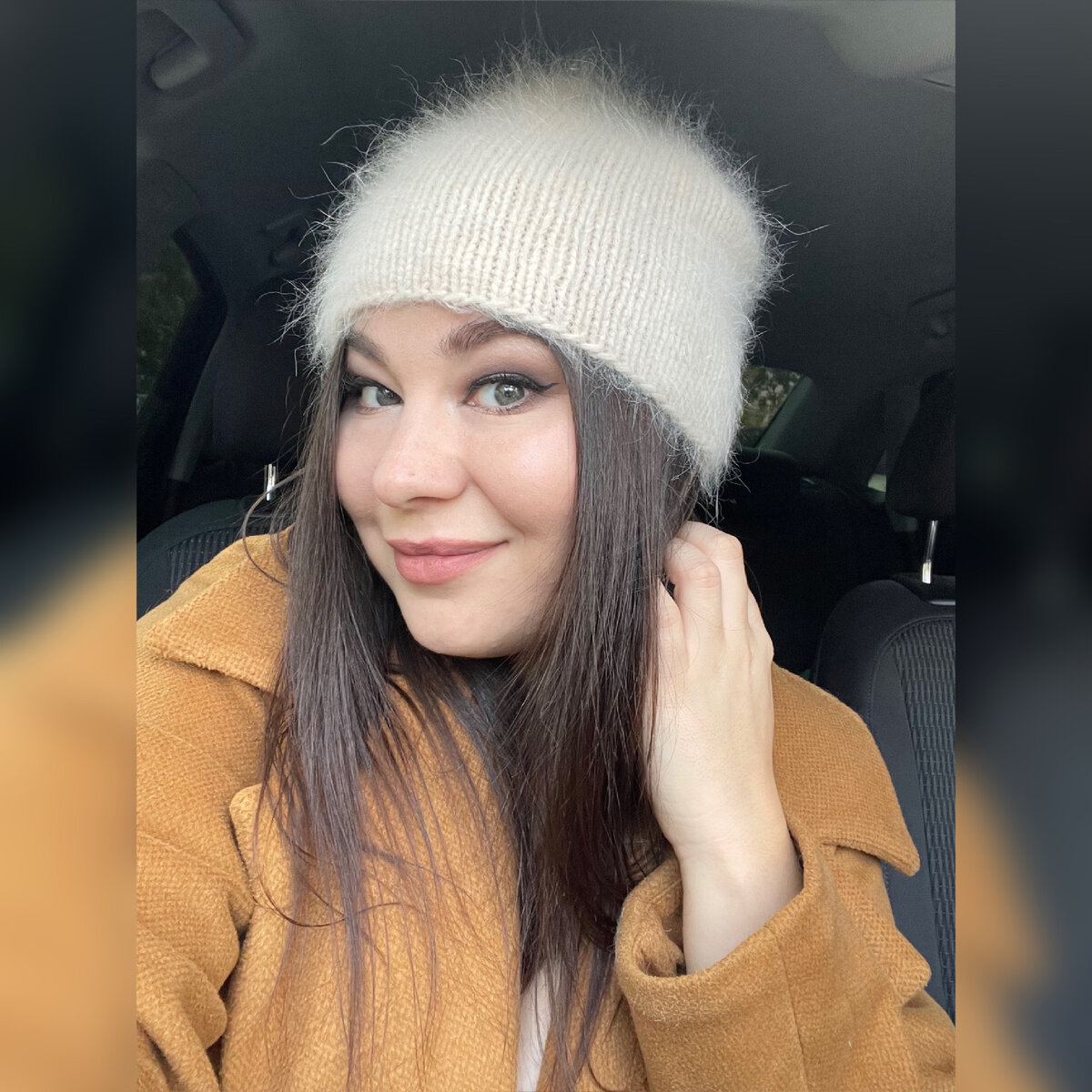 Привет:) На фото автор данного канала в шапке из пуха норки 