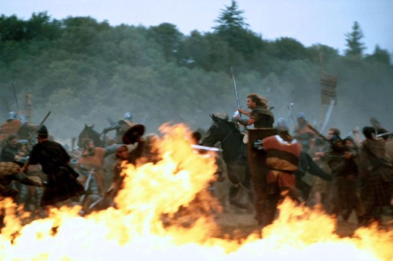 Сразу с баталий