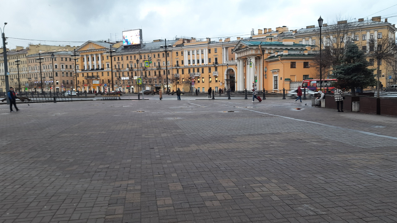 Сенная площадь сейчас. Сенная площадь лето. Сенная площадь в санкт-петербурге улицы. Сенная площадь 2005 год. Питер улица сенная.