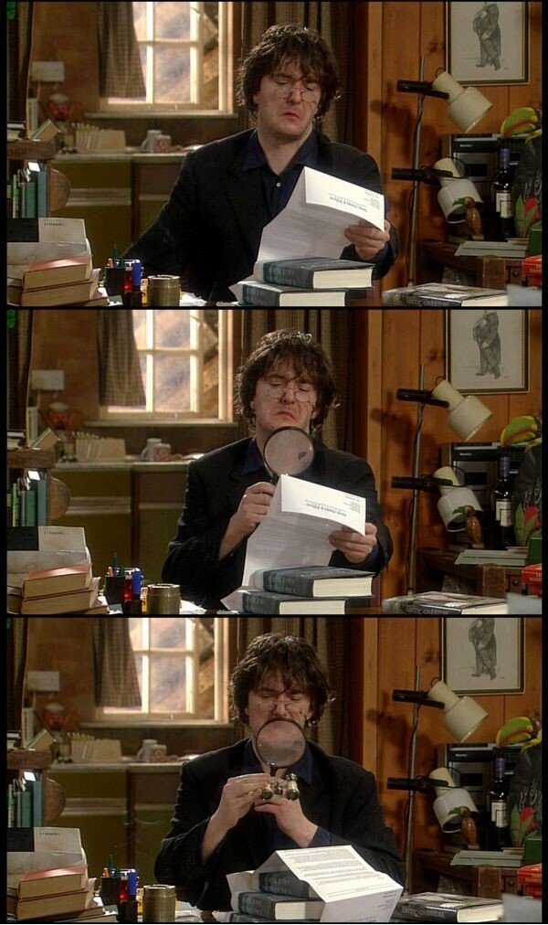 Кадры из ситкома "Black Books" (взято из Твиттера)