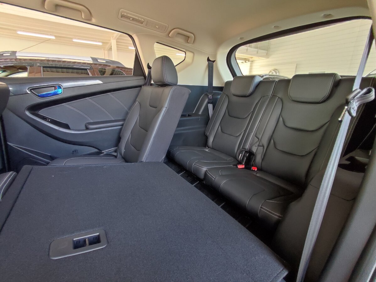 DFM 580 - самый дешёвый 7-местный кроссовер в РФ. Источник иллюстрации - auto.ru