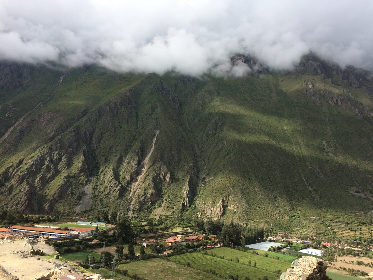 Гостиница в Ольянтайтамбо была прекрасна всем. Кроме соседства с ночным клубом