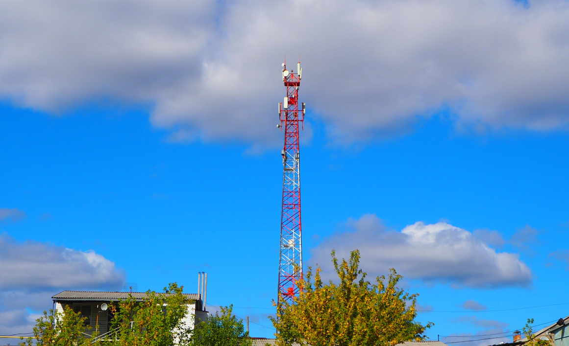 Государство уже много лет финансирует сотовых операторов для развития сотовой связи в малых населённых пунктах