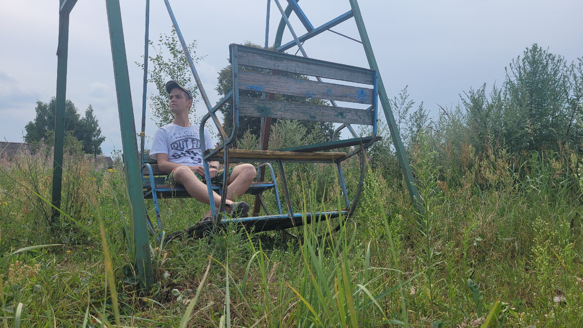 Детская площадка осталась на своем месте!