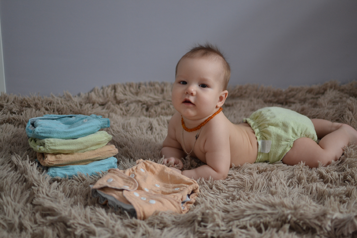 Мирон в хлопковых многоразовых подгузниках