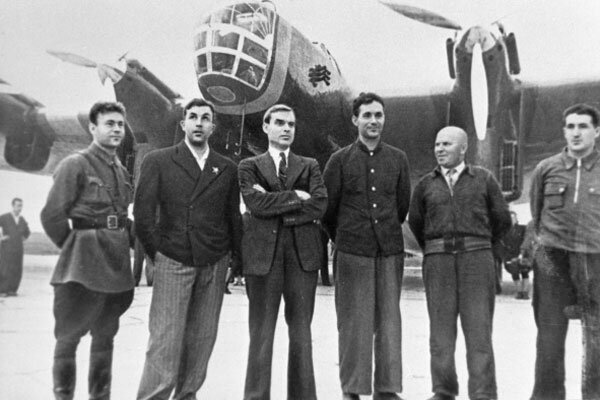 Экипаж Н-209 перед вылетом