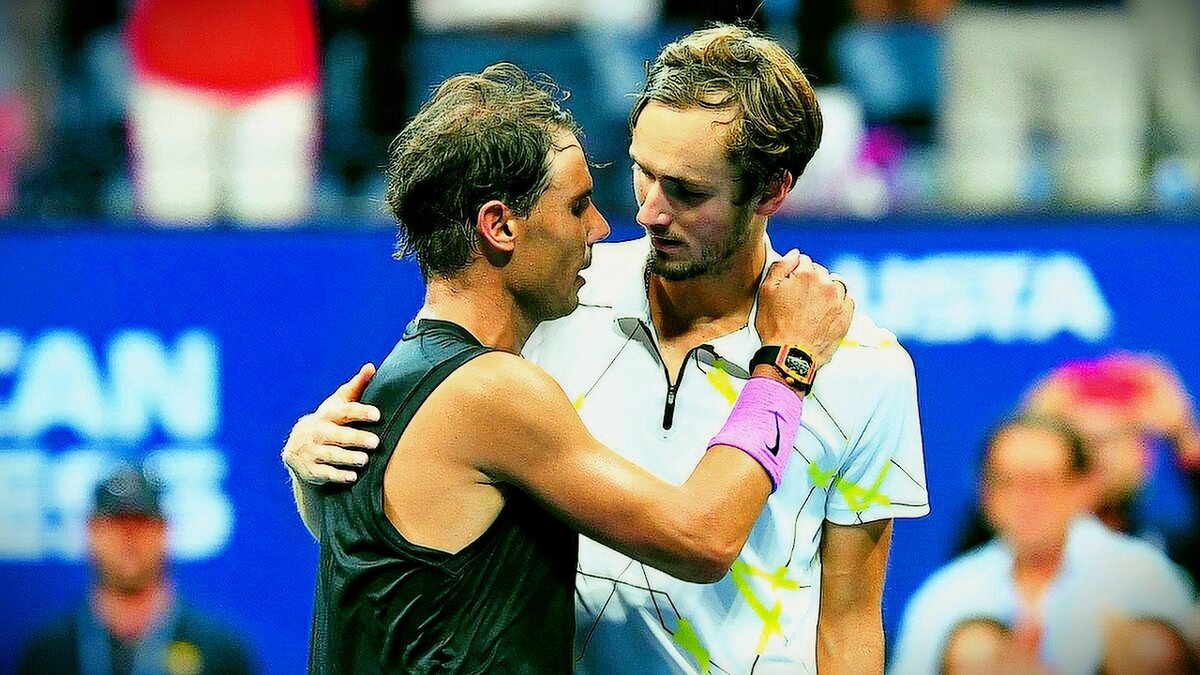 Тенниссисты Надаль и Медведев после 6-часового матча в финале Australia- open в феврале 22г