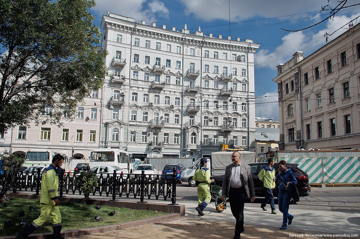 Москва чистопрудный бульвар. Чистопрудный бульвар 23. Чистопрудный бульвар 23с1 Москва. Библиотека Достоевского Чистопрудный бульвар. Чистопрудный бульвар доходный дом Телешева.